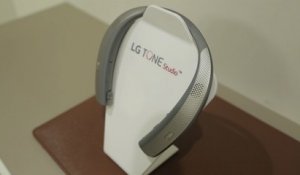Vu au MWC 2017 : les enceintes d'épaule LG Tone Studio