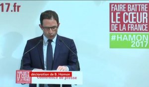 Présidentielle : après le soutien de Valls à Macron, Hamon appelle Mélenchon et les communistes à "unir leurs forces" aux siennes