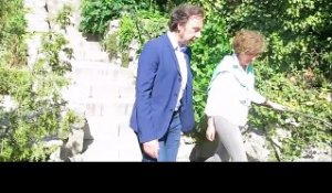 La Garde-Adhémar : Stéphane Bern a tourné « Le village préféré des Français »