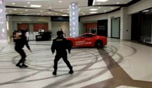 Cet ancien maire de la ville vient drifter en Ferrari dans un centre commercial à Moscou