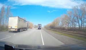 Un terrible accident évité de justesse lorsqu'un chauffeur de camion s'endort au volant.