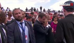 14 juillet : Emmanuel Macron console un pupille de la Nation en larmes