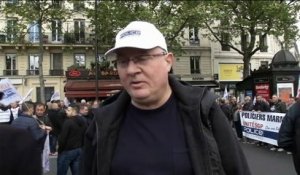 Après l'attentat des Champs-Elysées, des milliers de policiers en "colère" manifestent à Paris