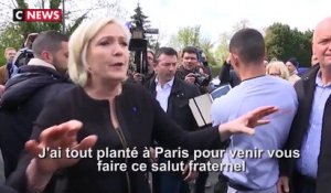 Peu avant Emmanuel Macron, Marine Le Pen avait rendu visite aux salariés Whirlpool d'Amiens