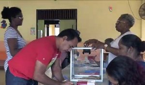 Présidentielle: le vote a débuté en Guyane et au Canada