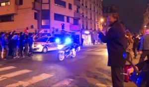 Macron se rend au Louvre où ses partisans l'attendent