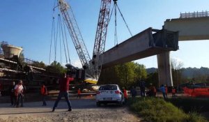 Chute d'une grue pendant la construction d'un pont en Italie