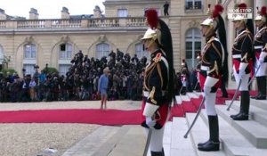 Brigitte Macron : son look pour l’investiture d’Emmanuel Macron affole la Toile !