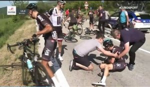 Enorme chute à vélo contre une moto sur le tour d'italie - Giro 2017