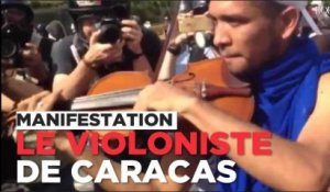 Le violoniste de Caracas joue en pleine manif