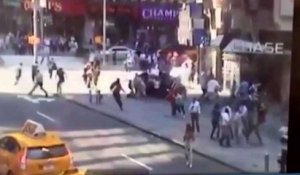 New-York : Les images de la voiture fonçant dans la foule (vidéo)