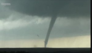 D'impressionnantes tornades frappent le sud des État-Unis