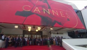 Thierry Frémaux : "Nous sommes ici dans un festival de paix et de partage". Une minute de silence pour Manchester - Festival de Cannes 2017