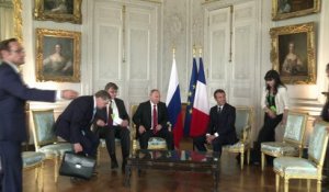 Première rencontre franche entre Macron et Poutine qui ont évoqué la Syrie