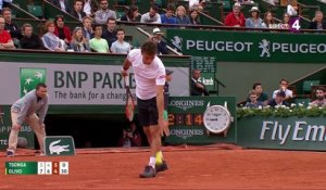 Roland-Garros 2017 : L’excellent lob défensif d’Olivo (5-7, 4-6, 6-5)