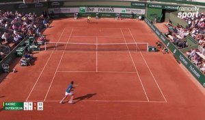 Roland-Garros 2017 : Le coup du fusil de Dutra Silva ! (4-6, 6-2, 1-1)