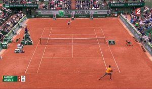 Roland-Garros 2017 : Le lob impeccable de Monfils sur Gasquet (4-5)