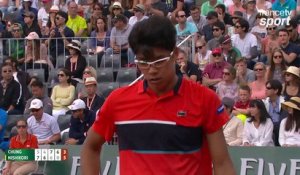 Roland-Garros 2017 : Les deux beaux points consécutifs en passing de Hyeon Chung (5-7, 4-6, 7-6, 6-0, 3-5)