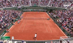 Roland-Garros 2017 : Le smash surpuissant de Milos Raonic (4-4)