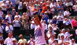 André Agassi - Novak Djokovic : l'Américain dévoile les raisons de son choix (exclu vidéo)
