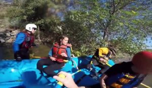 Sauvetage d'un gamin tombé d'un raft dans un torrent !