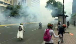 Venezuela: nouveaux affrontements entre policiers et opposition