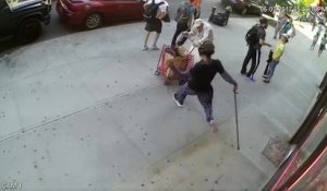 Un homme attaque un papy dans la rue