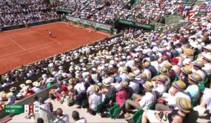 Roland-Garros 2017 : Ostapenko fusille Halep en coup droit ! (4-6, 0-1)