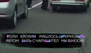 Ce chauffard en lada essaie d'echapper à la police... Vive la russie