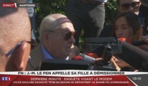 Jean-Marie Le Pen refoulé du siège du Front National (vidéo)