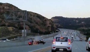 La vidéo hallucinante d'un motard qui provoque un accident va vous faire trembler