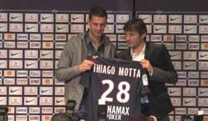 Thiago Motta prolonge d'un an au PSG - Motta