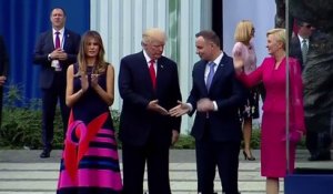 Poignée de main La première dame polonaise met un vent à Donald Trump
