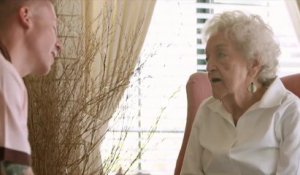 Le rappeur Macklemore organise une fête pour les 100 ans de sa grand-mère