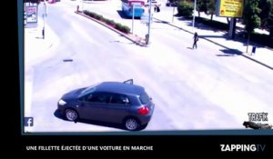 Une mère et sa fillette passent sous une voiture après un sauvetage raté (Vidéo)