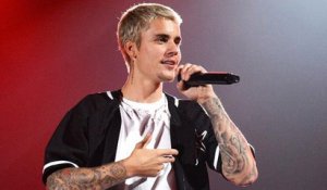 Justin Bieber Gives Fans the Surprise of a Lifetime at Children's Hospital | Billboard News