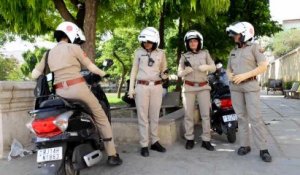 Inde : Des policières patrouillent à moto pour protéger les femmes