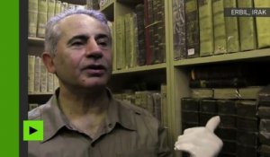 Un prêtre dominicain retire des manuscrits anciens des mains de Daesh