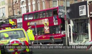 Londres: un bus à impériale s'encastre dans un magasin, faisant dix blessés