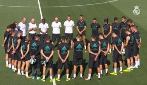 Attentat - Zidane et ses joueurs rendent hommage aux victimes de Barcelone