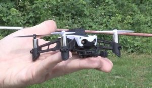 Présentation du Parrot Mambo, un drone qui lance des billes et attrape des objets