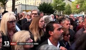 Paris : l'adieu à Mireille Darc