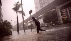 L'ouragan Irma continue de frapper la Floride