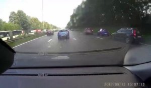 Dingue, un chauffard pousse un automobiliste dans le fossé en pleine autoroute