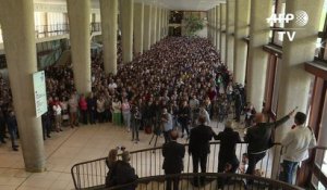 Marseille: les étudiants observent une minute de silence