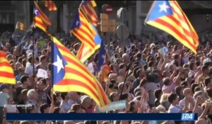 Catalogne: 450.000 manifestants à Barcelone pour réclamer l’indépendance et la libération de deux leaders séparatistes