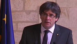 Catalogne: Carles Puigdemont ne convoque pas d'élections faute de "garanties", le bras de fer avec Madrid continue