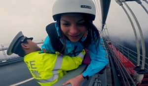 La police empêche une femme de faire du base jump