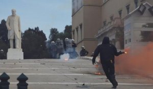 Une manifestation d'étudiants grecs dégénère à Athènes