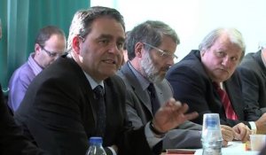 Le ministre du Travail Xavier Bertrand à Istres : "je crois à l'industrie"